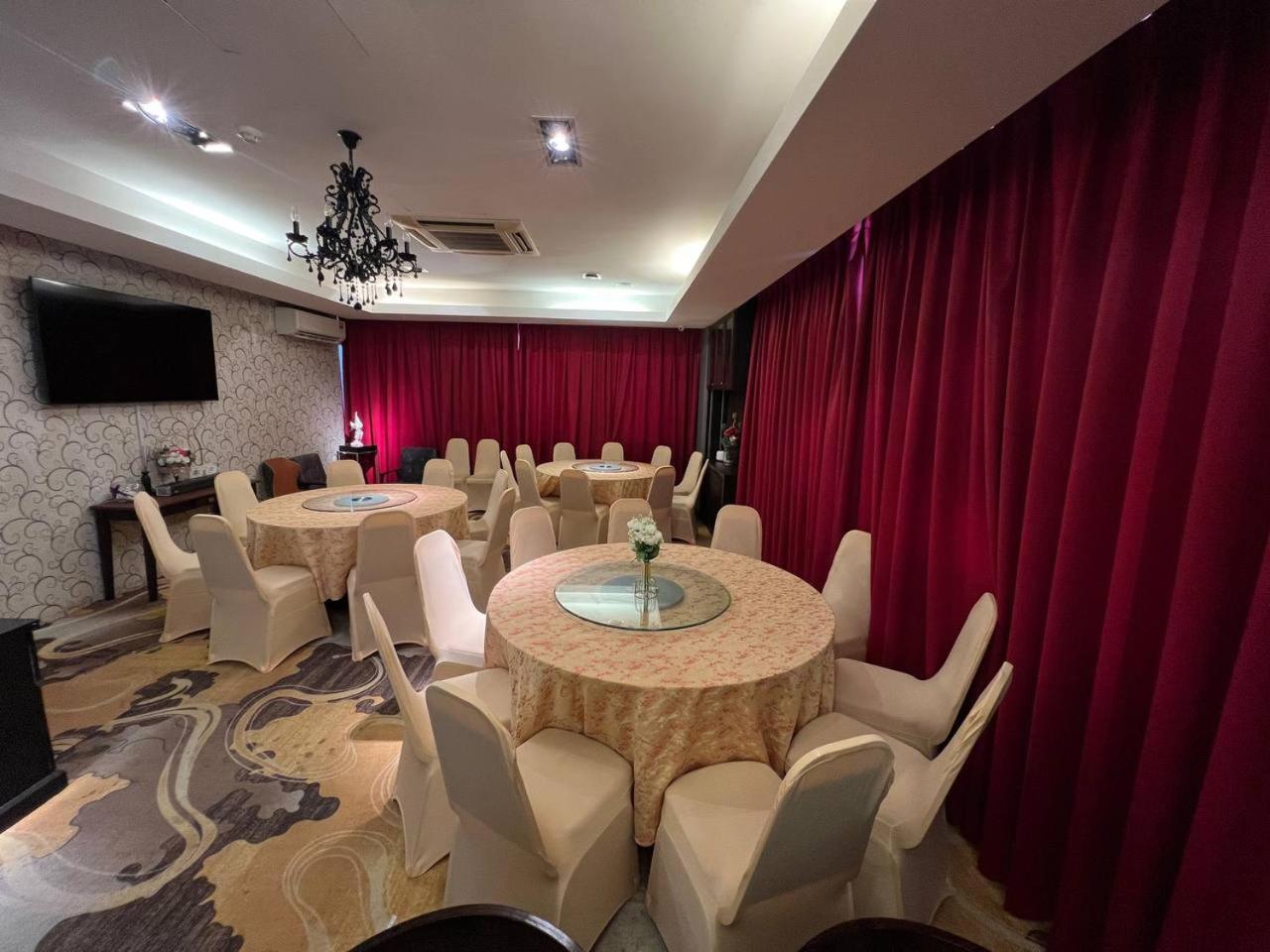 Hotel De Leon Lahad Datu Extérieur photo