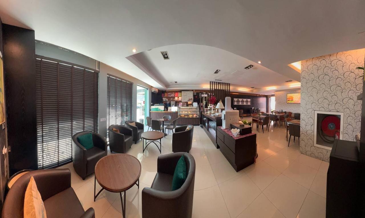 Hotel De Leon Lahad Datu Extérieur photo
